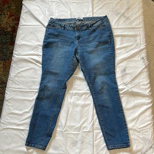 California skinny jeans, size 16 and in great condition.